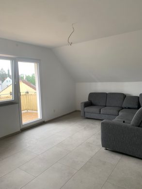 Sanierte helle Wohnung in der nähe vom Rhein 51149 Köln, Dachgeschosswohnung